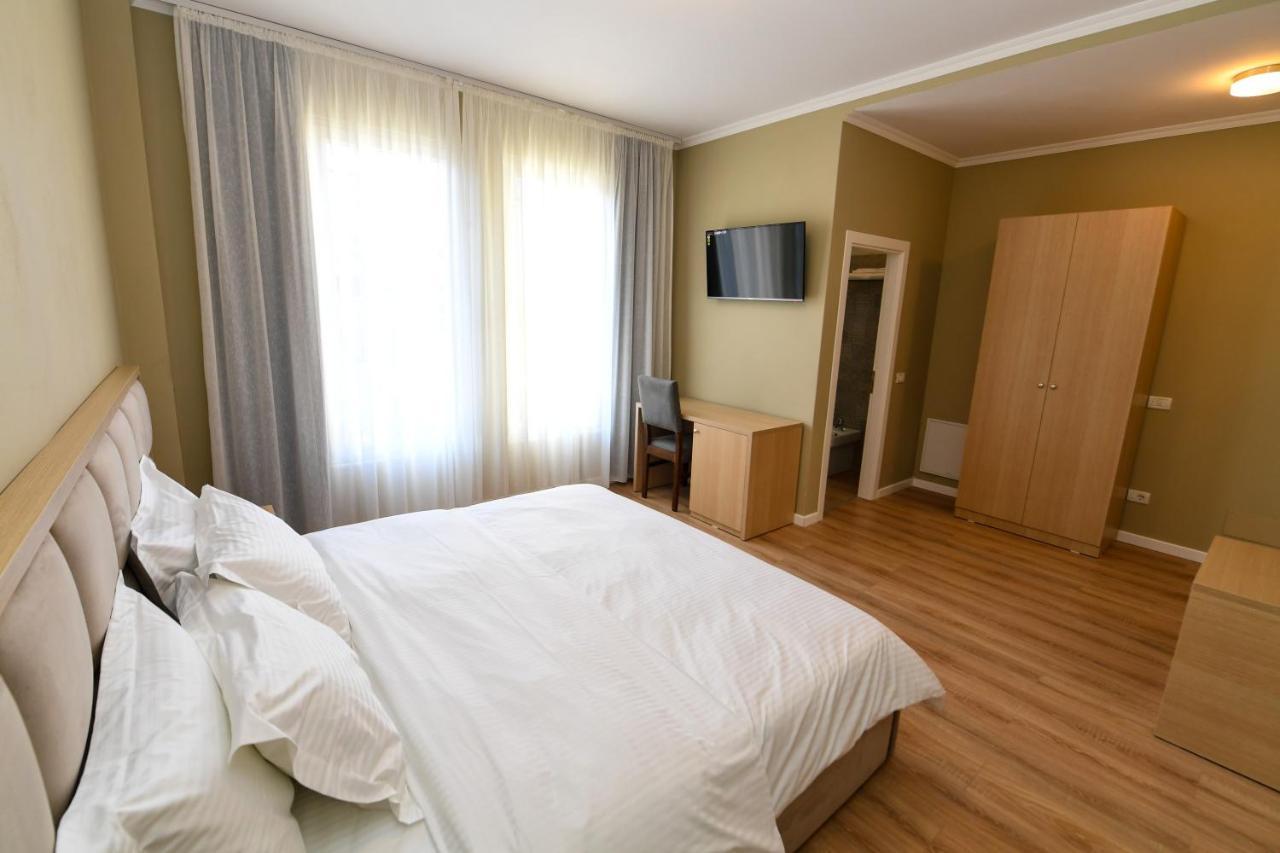 Santo Hotel Shkodër Dış mekan fotoğraf